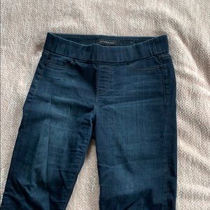 Liverpool elastic waist skinny jean